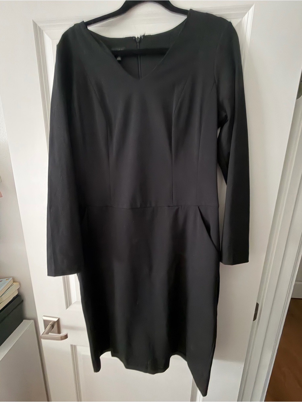 Classic Black V-Neck 3/4 Sleeve Sheath Dress